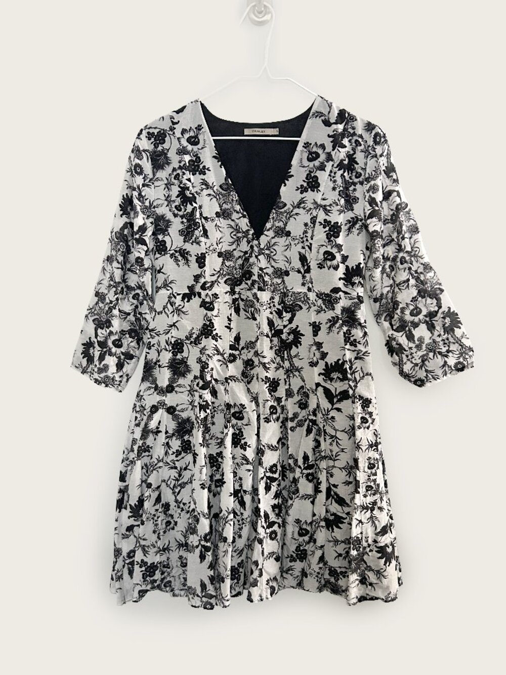 Thurley Silk Blend Monochrome Floral Mini Dress Boho V-Neck Fit Flare Size 6